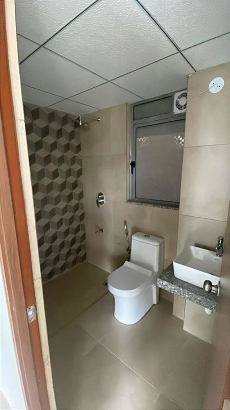 Bathroom, kalpataru-immensa-f 2 Bedroom 700 Sq.Ft. Apartment In Kolshet Road Thane 9800185