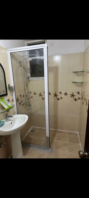 Bathroom in 3.5 BHK Apartment at Antriksh Golf View, Sector 78 – for Rent