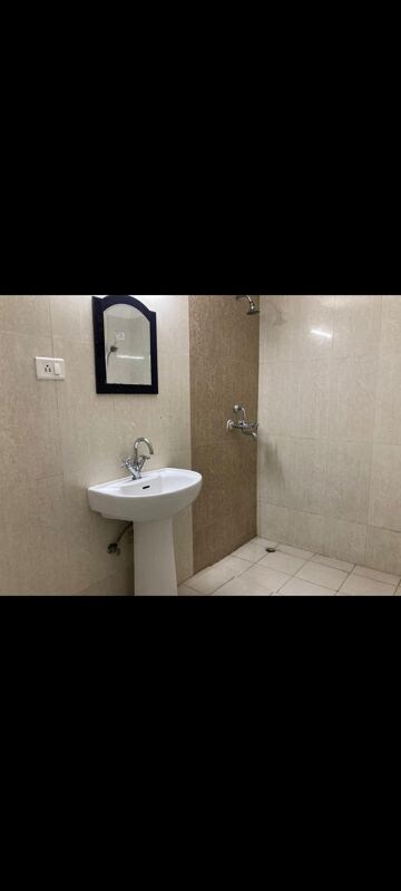 Master Bedroom in 3.5 BHK Apartment at Antriksh Golf View, Sector 78 – for Rent