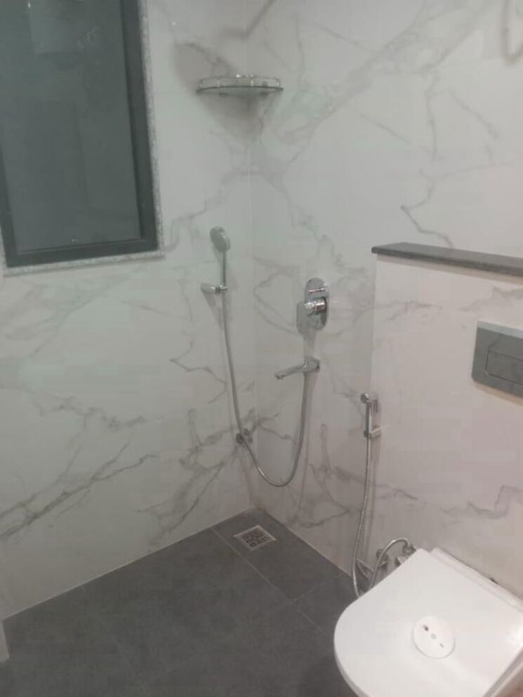 Bathroom, sector 56 2.5 Bedroom 180 Sq.Yd. Builder Floor In Sector 56 Gurgaon 9800391