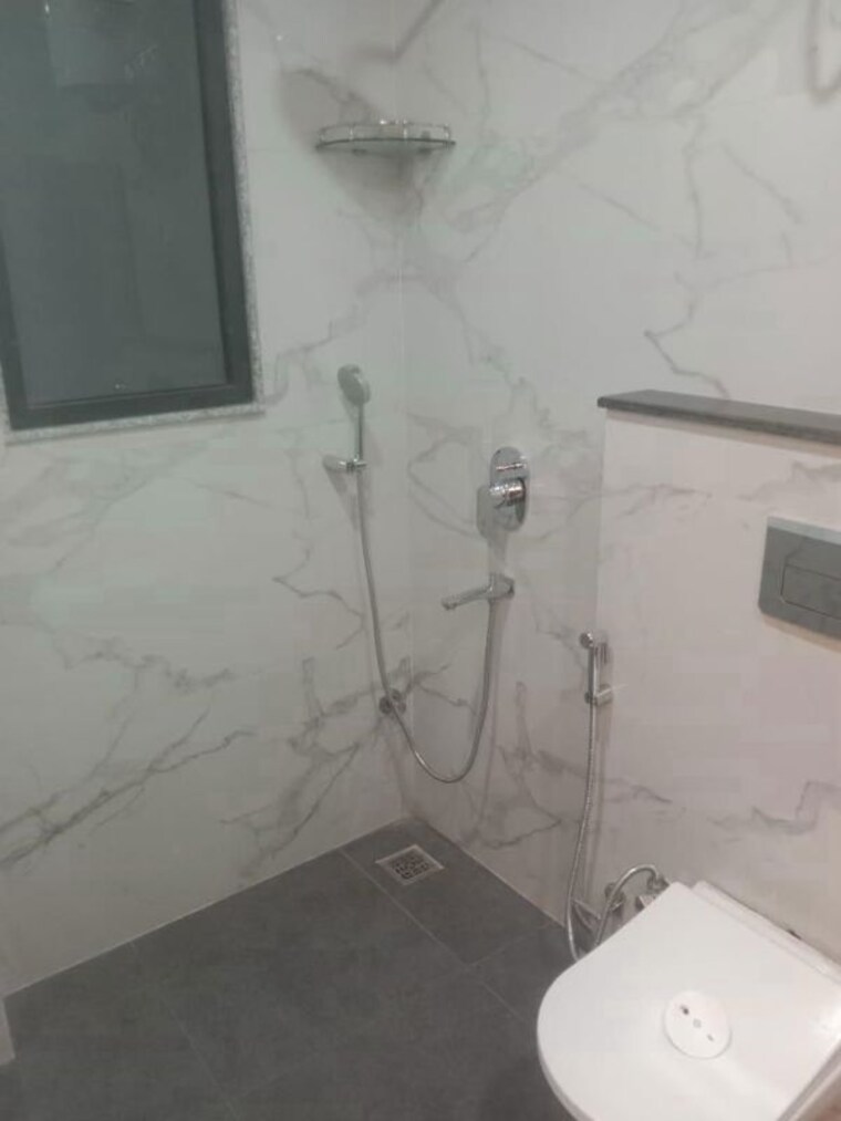 Bathroom, sector 56 2.5 Bedroom 180 Sq.Yd. Builder Floor In Sector 56 Gurgaon 9800391
