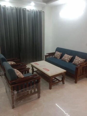 Living Room in 2.5 BHK Builder Floor at Sector 56 – for Rent