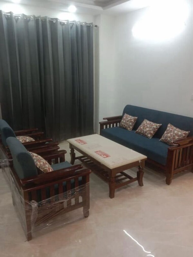 Living Room, sector 56 2.5 Bedroom 180 Sq.Yd. Builder Floor In Sector 56 Gurgaon 9800391