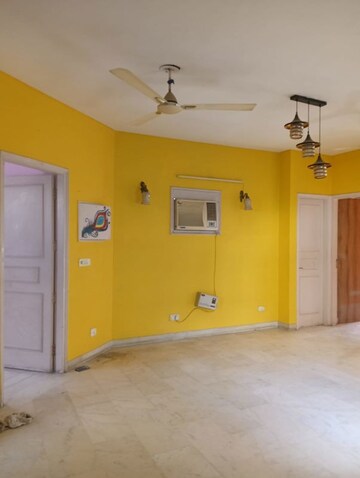 Room in 3 BHK Apartment at Central Park Flower Valley Aqua Front Towers, Sohna Sector 33 – for Rent