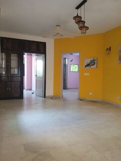 3 BHK + Servant Room Apartment For Rent in Central Park Flower Valley Aqua Front Towers