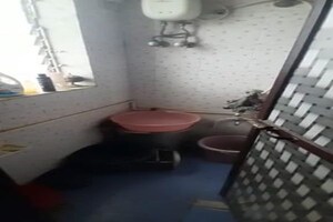 Bathroom in 1 BHK Apartment at Vile Parle West – for Sale