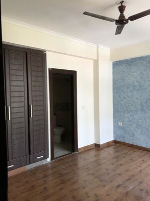 Room in 2 BHK Apartment at Amrapali Zodiac, Sector 120 – for Sale
