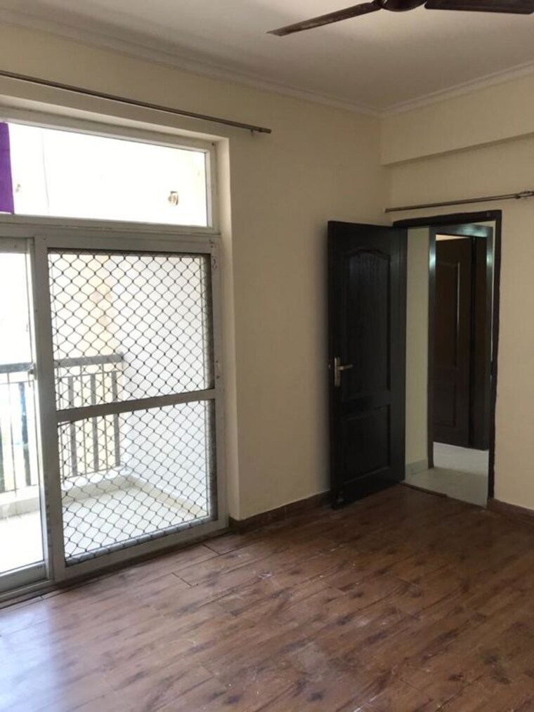 Room, amrapali-zodiac 2 Bedroom 950 Sq.Ft. Apartment In Sector 120 Noida 9800476