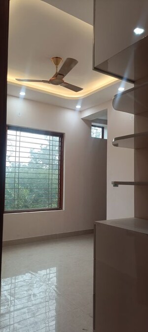 Room in 3 BHK Builder Floor at Dayanand Vihar – for Sale