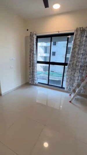 Room in 1 BHK Apartment at Andheri West – for Rent