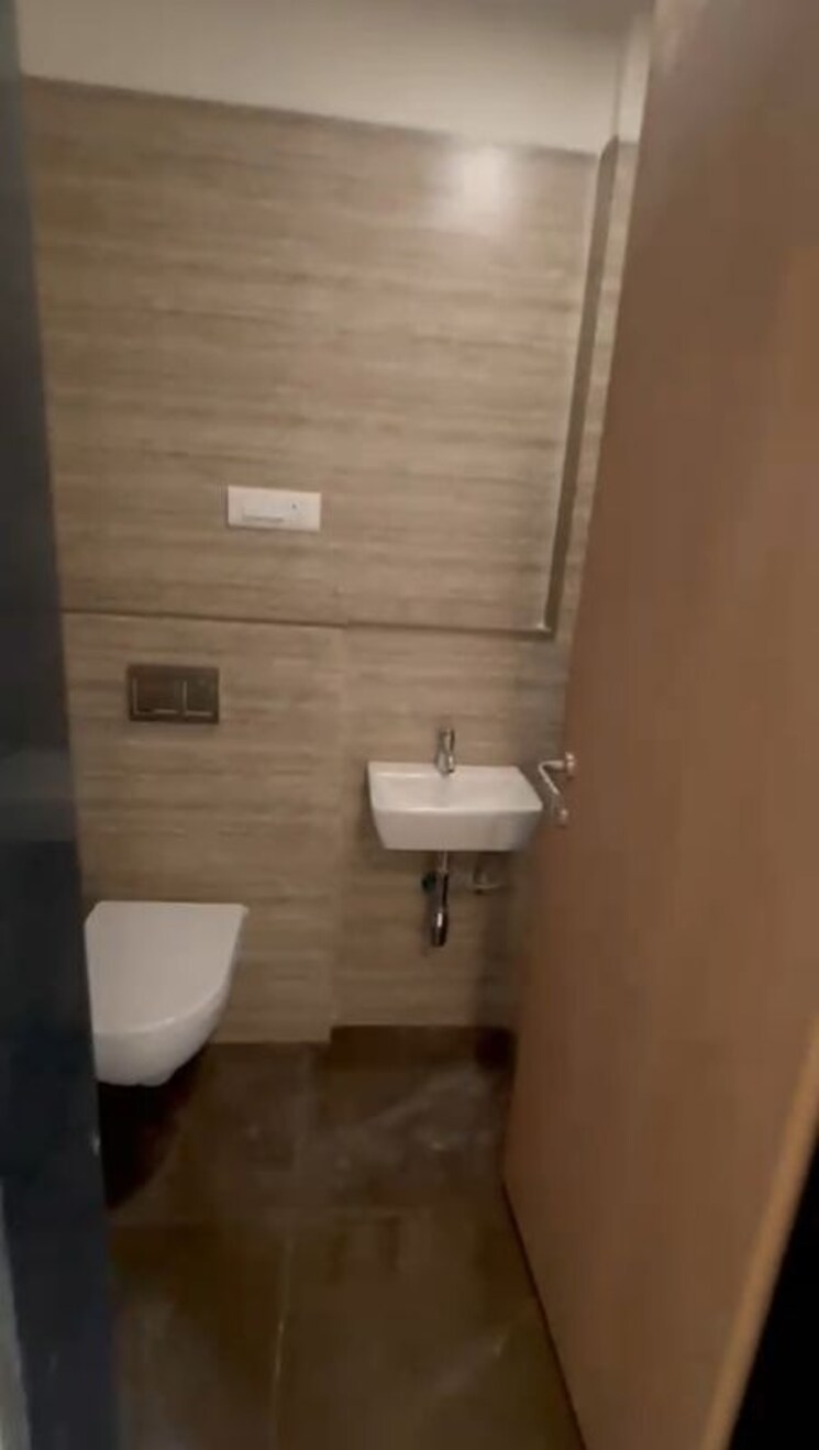 Bathroom, andheri west 1 Bedroom 500 Sq.Ft. Apartment In Andheri West Mumbai 9800519
