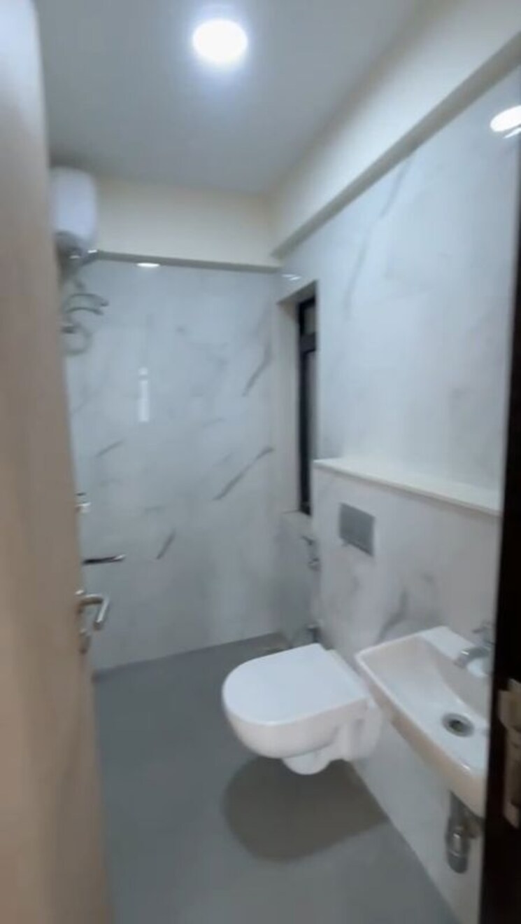 Bathroom, andheri west 1 Bedroom 500 Sq.Ft. Apartment In Andheri West Mumbai 9800519