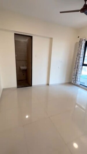 Furnished Amenities in 1 BHK Apartment at Andheri West – for Rent