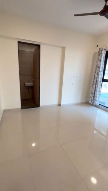 Furnished Amenities in 1 BHK Apartment at Andheri West – for Rent