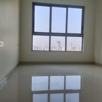 Room in 2 BHK Apartment at Kalpataru Vienta, Ashok Nagar – for Rent