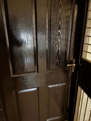 Bathroom in 3 BHK Apartment at Supertech 34 Pavilion, Sector 34 – for Rent