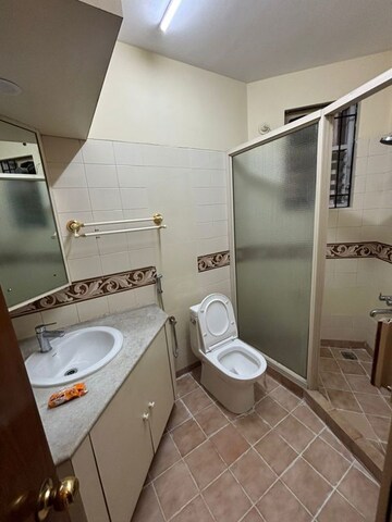 Team Area in 3 BHK Apartment at HS Apartment, Cunningham Road – for Rent