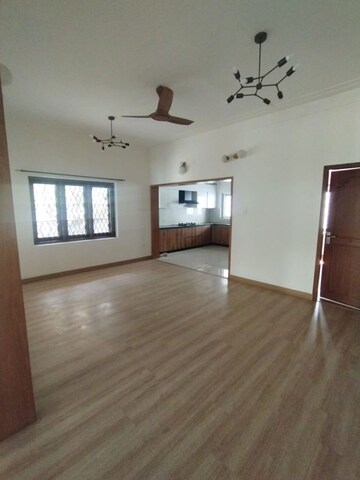 Room in 4 BHK Independent House at Vista The 450 RMV, Rmv Extension – for Rent