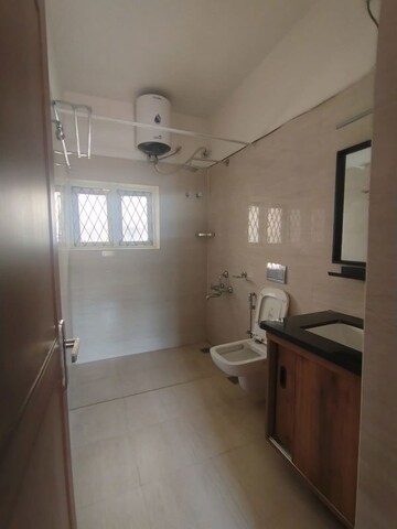 Master Bedroom in 4 BHK Independent House at Vista The 450 RMV, Rmv Extension – for Rent