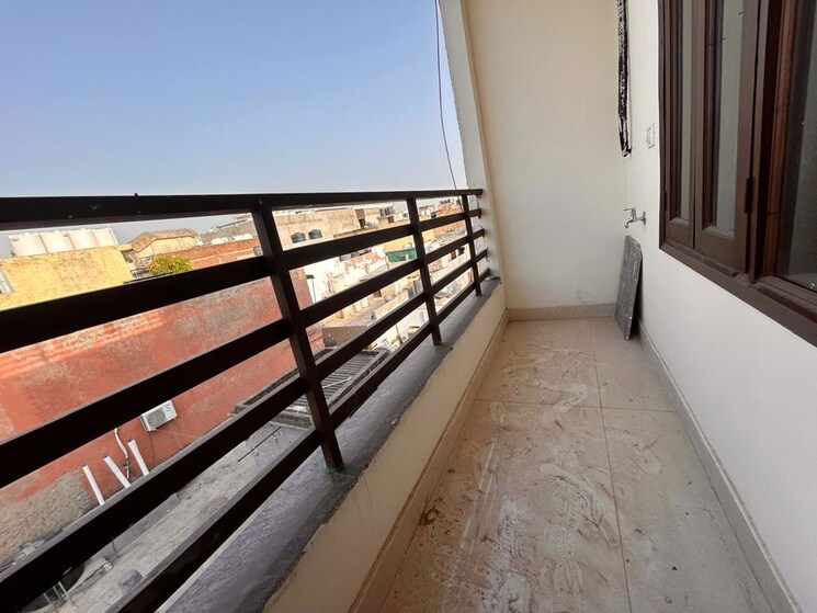 Balcony, chattarpur 1 Bedroom 450 Sq.Ft. Builder Floor In Chattarpur Delhi 9800550