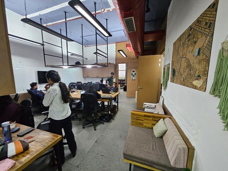 Team Area, spazedge Commercial Office Space 1100 Sq.Ft. In Sector 47 Gurgaon 9800551