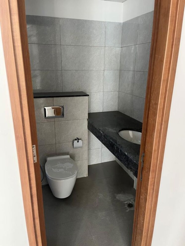 Bathroom, godrej-woods 2 Bedroom 1200 Sq.Ft. Apartment In Sector 43 Noida 9800553