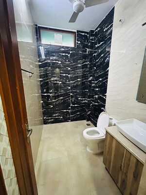 Master Bedroom in 3 BHK Builder Floor at Palam Vihar – for Rent