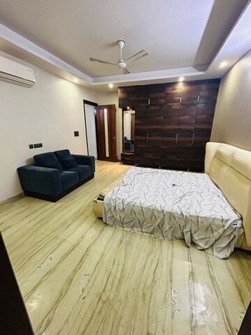 Bedroom in 3 BHK Builder Floor at Palam Vihar – for Rent