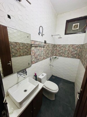 Master Bedroom in 3 BHK Builder Floor at Palam Vihar – for Rent