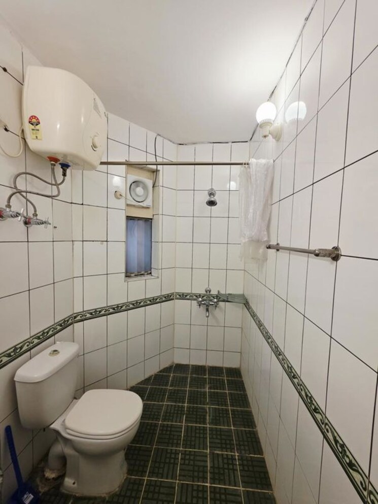 Bathroom, diamond-district 3 Bedroom 1940 Sq.Ft. Apartment In Old Airport Road Bangalore 9623264