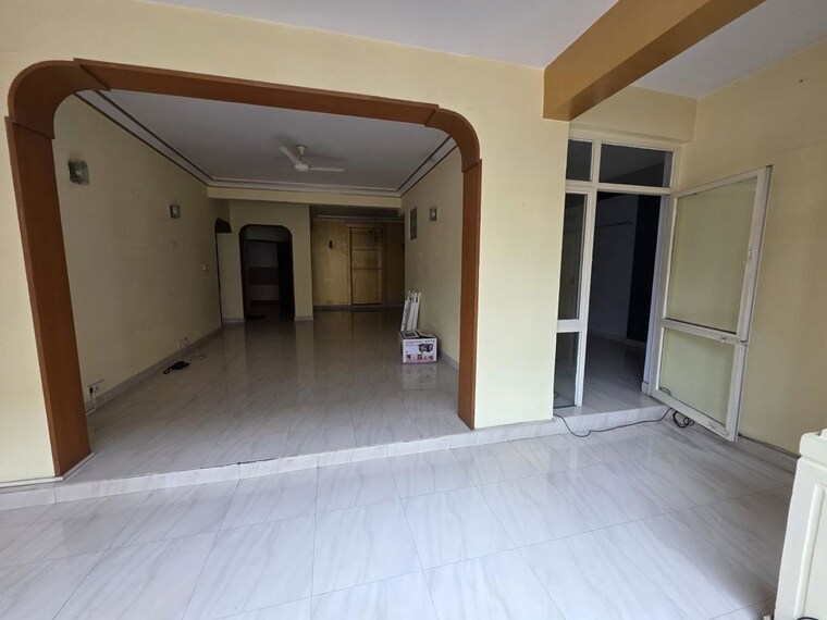 Room, diamond-district 3 Bedroom 1940 Sq.Ft. Apartment In Old Airport Road Bangalore 9623264