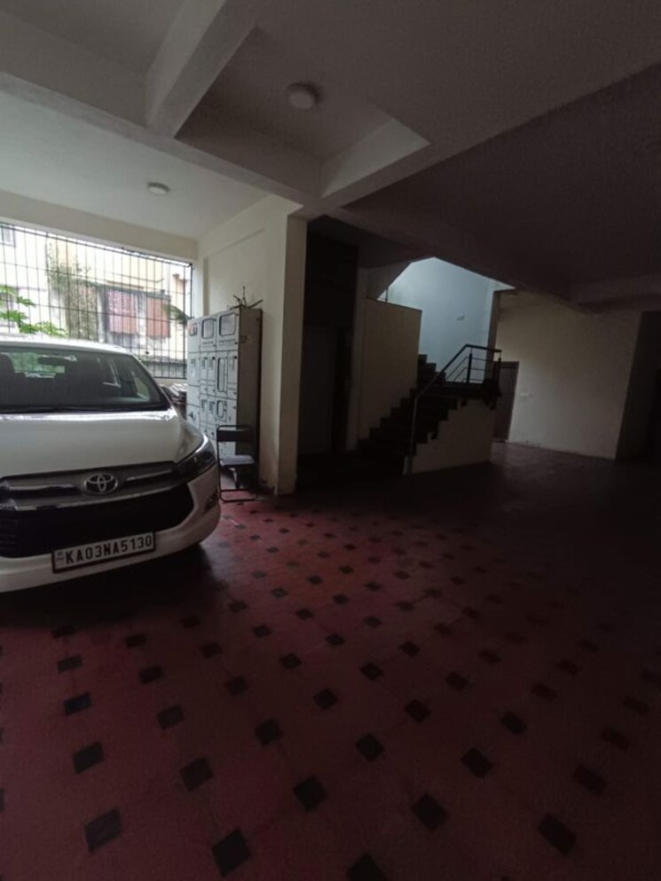  Parking, queens-manor-apartment 3 Bedroom 2400 Sq.Ft. Apartment In Shivaji Nagar Bangalore 9613937