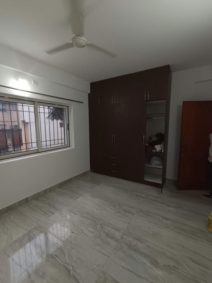 Room, queens-manor-apartment 3 Bedroom 2400 Sq.Ft. Apartment In Shivaji Nagar Bangalore 9613937