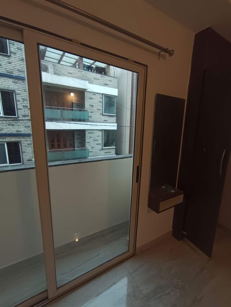 Room, queens-manor-apartment 3 Bedroom 2400 Sq.Ft. Apartment In Shivaji Nagar Bangalore 9613937