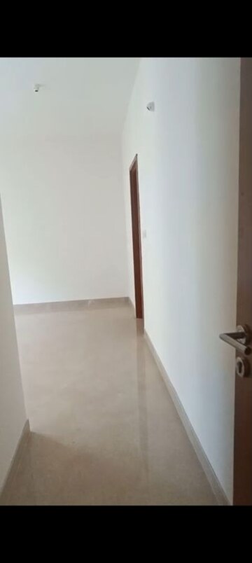 Furnished Amenities in 2.5 BHK Apartment at Prestige Woodland Park, Cooke Town – for Rent