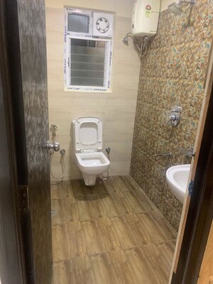 Bathroom in 2.5 BHK Apartment at SNS Premnivas, Infantry Road – for Rent