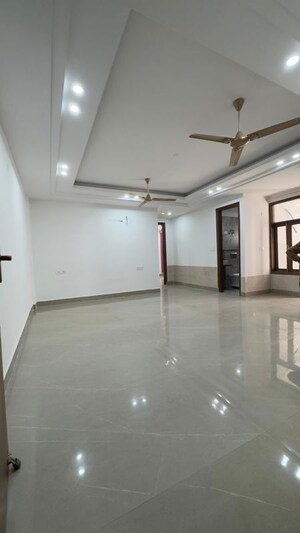 Room in 2 BHK Builder Floor at Chattarpur – for Rent