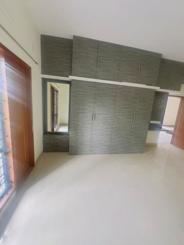 Room in 3 BHK Apartment at Sreenidhi Apartment Richmond Town, Richmond Town – for Rent