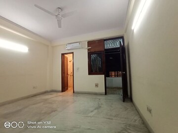 Room in 3 BHK Builder Floor at Hauz Khas – for Rent