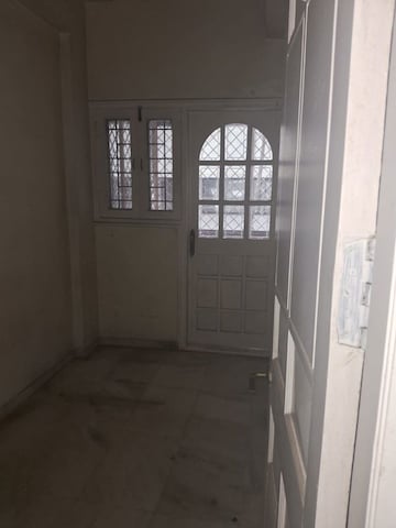 Building Lobby in 4 BHK Apartment at Windsor Court, Millers Road – for Rent