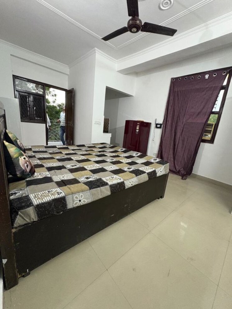 Bedroom, paryavaran complex 1 RK 250 Sq.Ft. Builder Floor In Paryavaran Complex Delhi 9800572