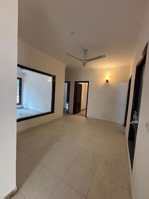 Room in 3 BHK Builder Floor at Greater Kailash ii – for Rent