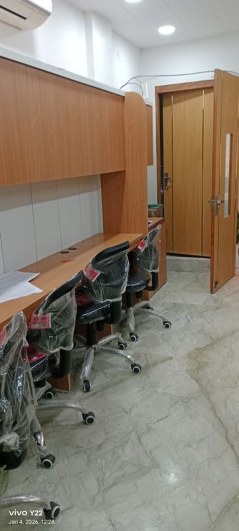 Team Area, laxmi nagar Commercial Office Space 350 Sq.Ft. In Laxmi Nagar Delhi 9773412
