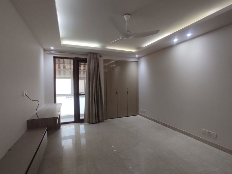 Room, panchsheel park 4 Bedroom 500 Sq.Yd. Builder Floor In Panchsheel Park Delhi 9800583