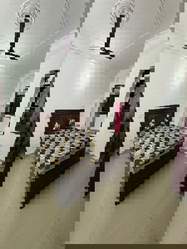 1 RkBuilder Floor For Rent in Saket