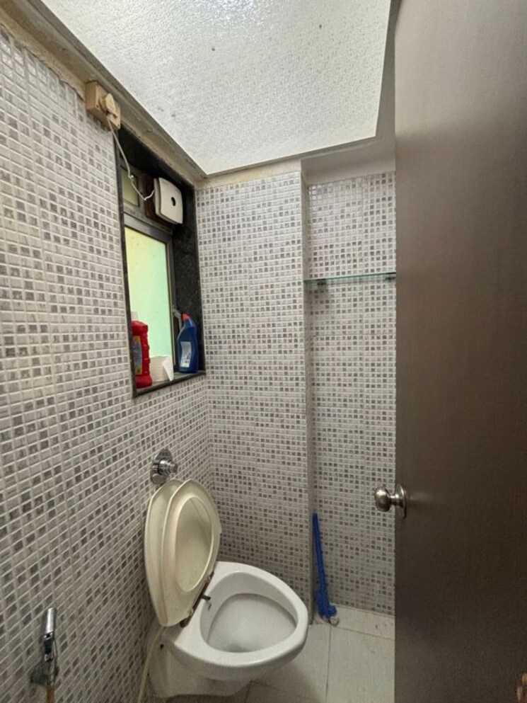Bathroom, bhakti-heights-tilak-nagar 1 Bedroom 350 Sq.Ft. Apartment In Tilak Nagar Mumbai 9800592