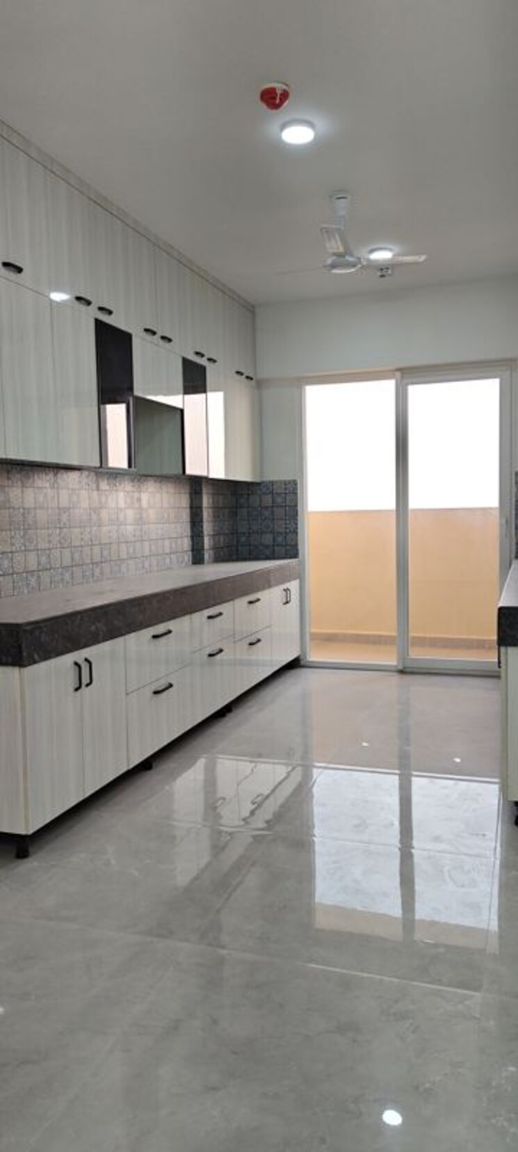 Kitchen, tulip-yellow 3 Bedroom 1704 Sq.Ft. Apartment In Sector 69 Gurgaon 9800609