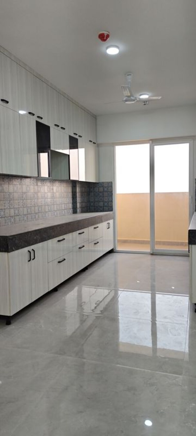 Kitchen, tulip-yellow 3 Bedroom 1704 Sq.Ft. Apartment In Sector 69 Gurgaon 9800609