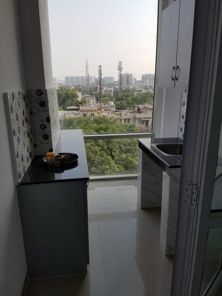 Balcony, vipul-trade-centre Commercial Office Space 980 Sq.Ft. In Sector 48 Gurgaon 9800617