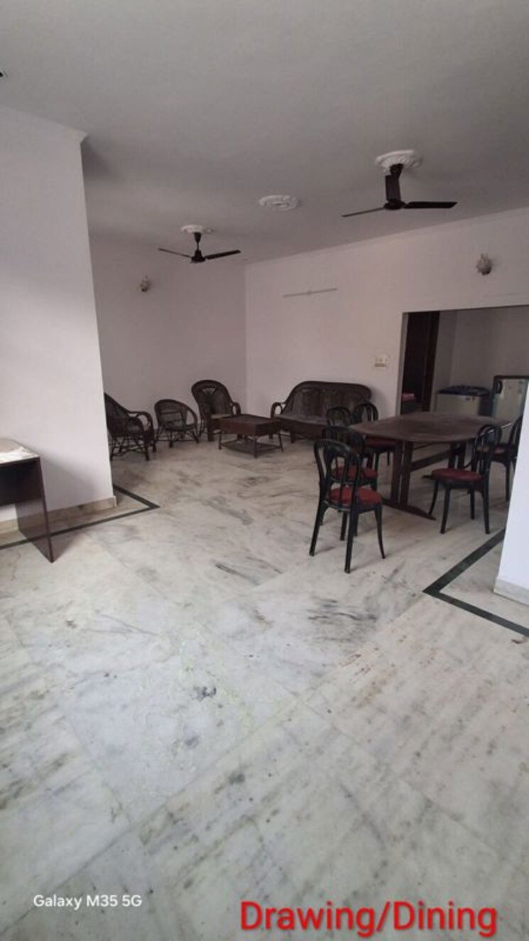 Team Area, rwa-apartments-sector-51 2 Bedroom 1500 Sq.Ft. Builder Floor In Sector 51 Noida 9800619